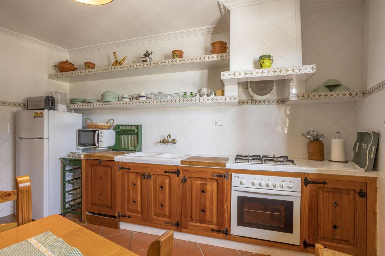 Caimaris House